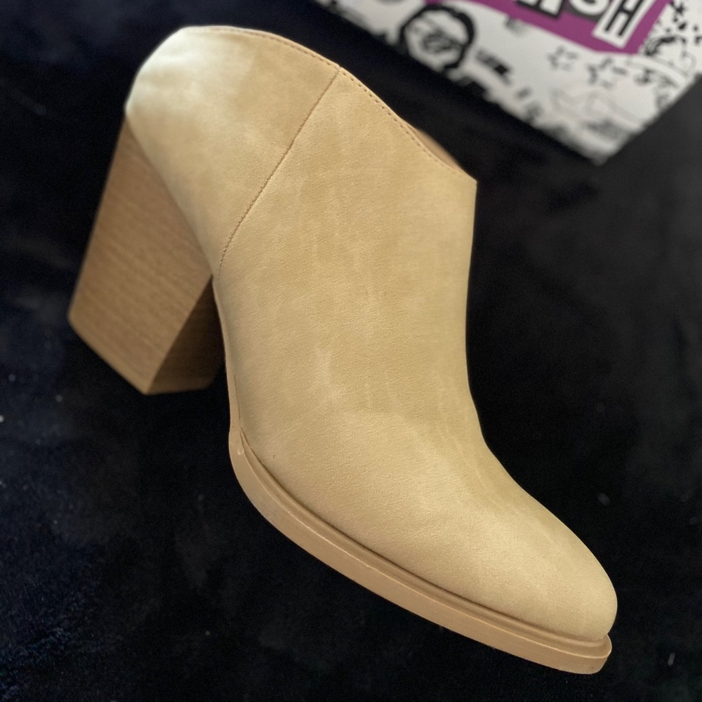 Tan Close Toed Mules